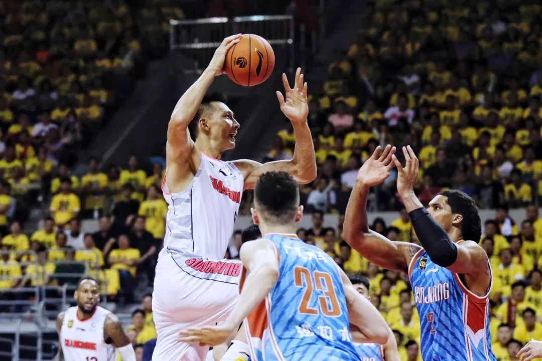  广东宏远赛后再遭质疑；志在德甲名次提升；管理层满意；心理建设被强调